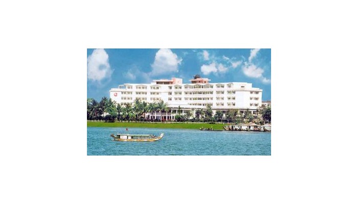 Century Riverside Hotel Hue poza 11