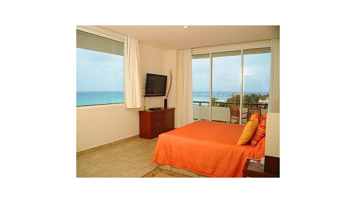 Ixchel Beach Hotel poza 9