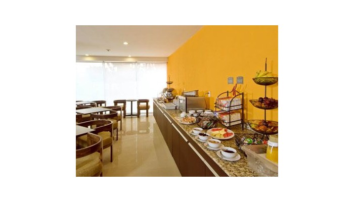 Hotel Staybridge Suites Guadalajara Expo poza 2