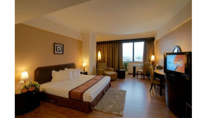 Crystal Crown Hotel poza 2