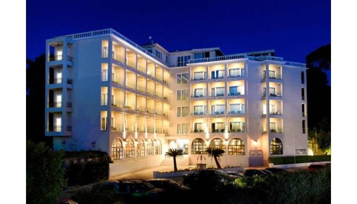 Hotel The Royal Grand poza 0