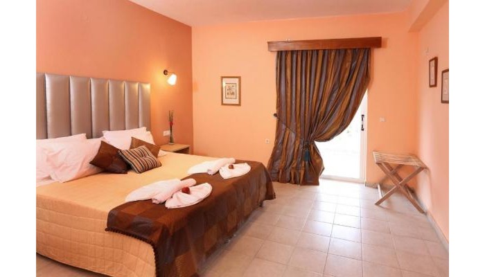 Rebecca's Village poza 3