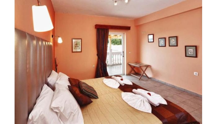 Rebecca's Village poza 4