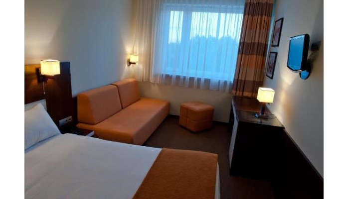 Hotel Desilva Inn Katowice Airport poza 6