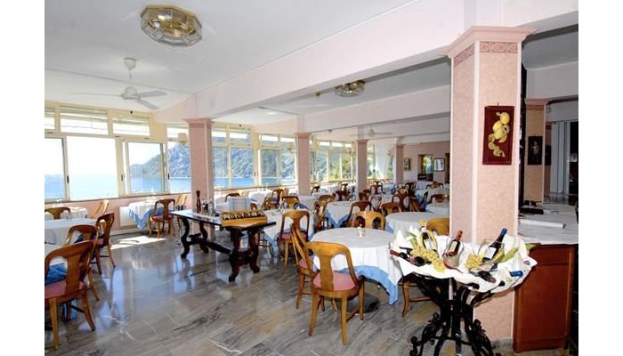 Hotel Porto Roca poza 4