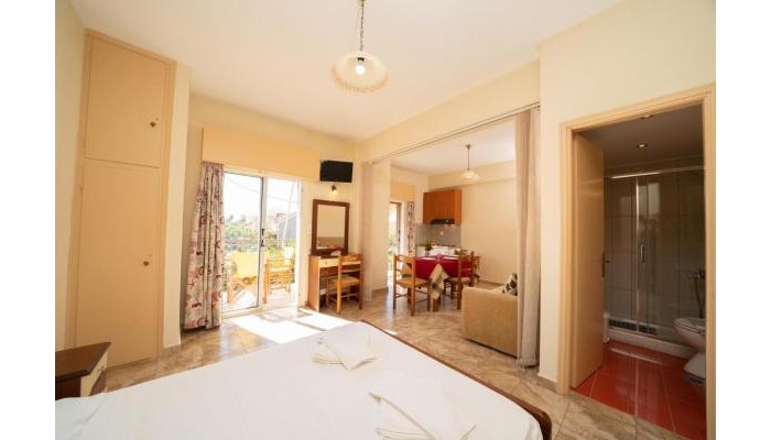 Lorenzo House Apartments poza 3