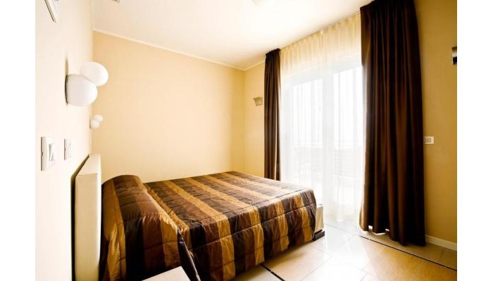 Aparthotel La Pineta poza 3