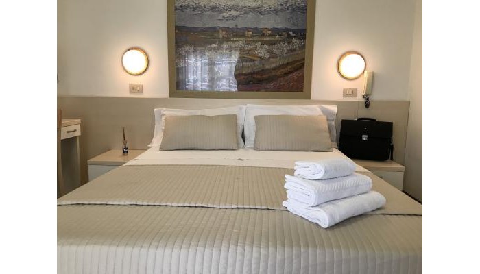 Hotel Cristina poza 3