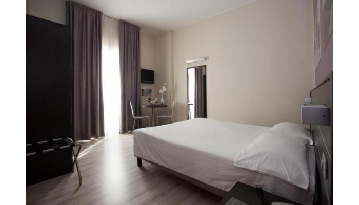 Vienna Hotel poza 6