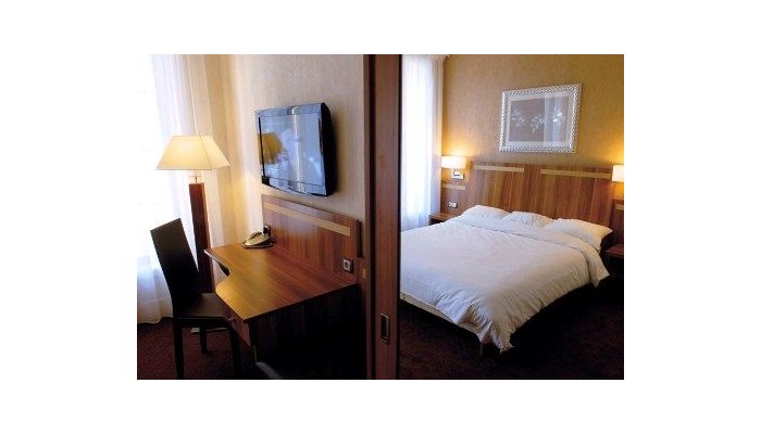 Inter-hotel Du Grand Monarque poza 1