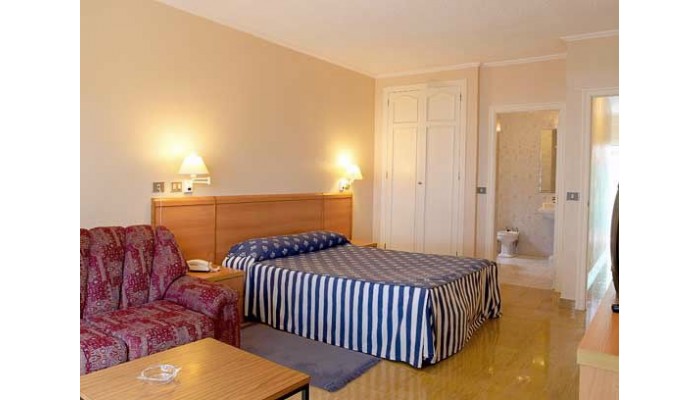 Hotel Apartamentos Las Sirenas poza 0