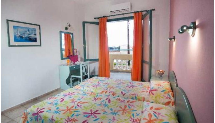 Theoni Apartment poza 3
