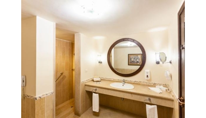 Carols Beau Rivage Hotel poza 2