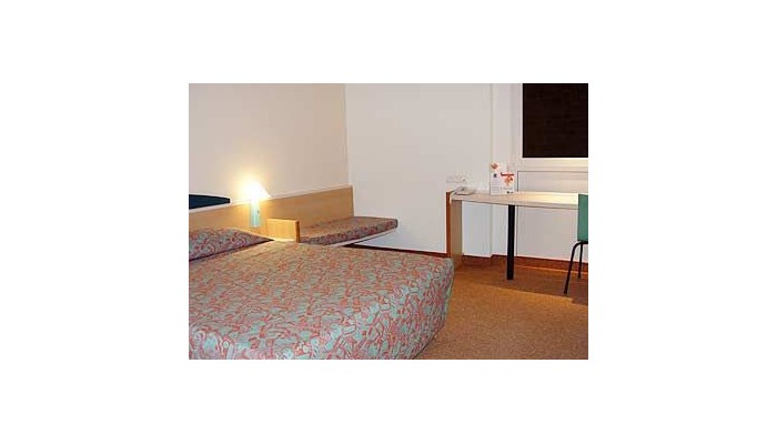 Hotel Ibis Mons Centre Gares poza 0