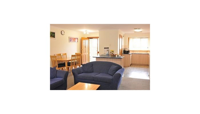 Apartments On Tolmie poza 9