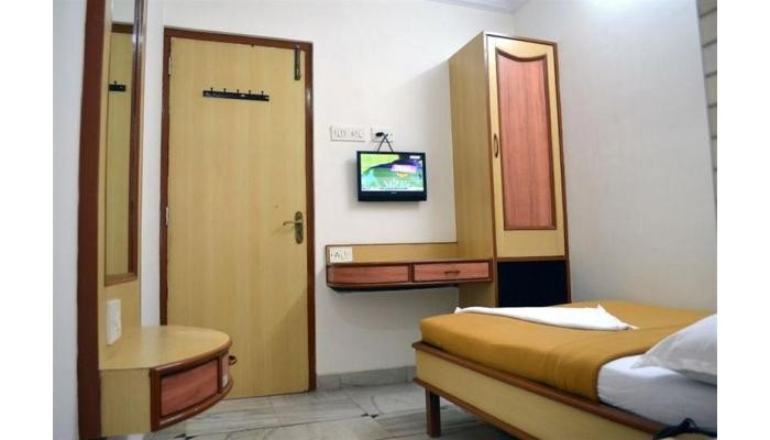 Hotel New Deepak poza 4