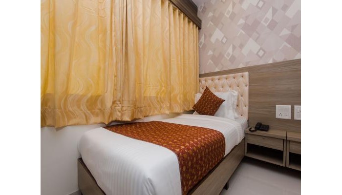 Hotel Oyo 14056 Golden Arch poza 2