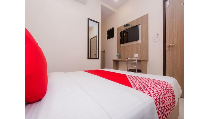 Hotel Oyo 14056 Golden Arch poza 8