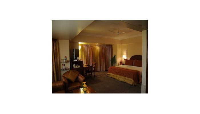 Hotel Ramada Palm Grove poza 3