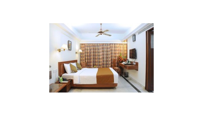 The Emerald Hotel & Service Ap poza 1