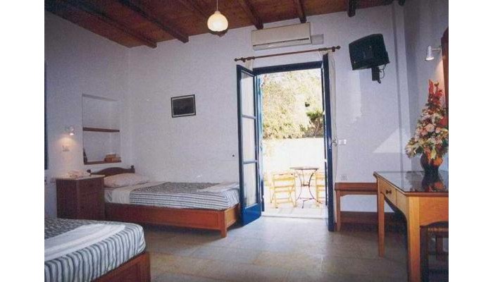 Far Out Village poza 6