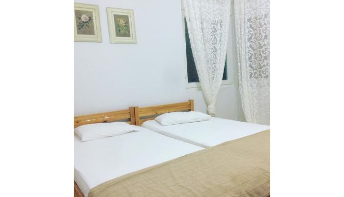 Studios Taki's Place poza 6