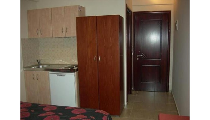 Marie Claire Studios poza 3