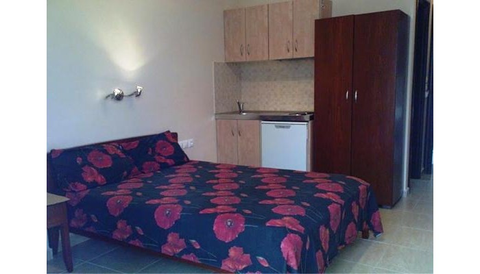 Marie Claire Studios poza 1