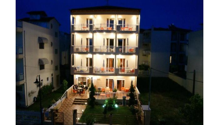 Marie Claire Studios poza 0