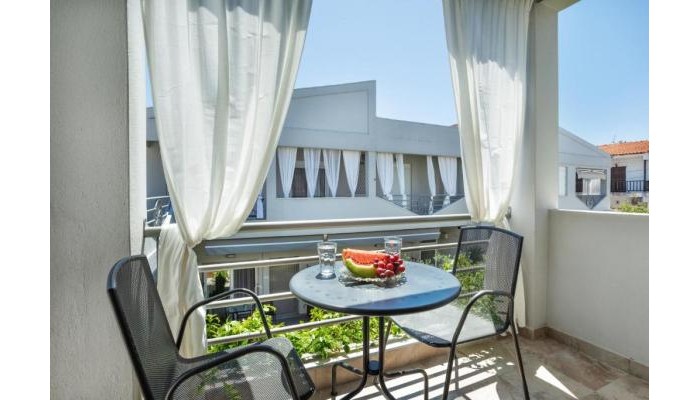 Armyra Studios poza 15