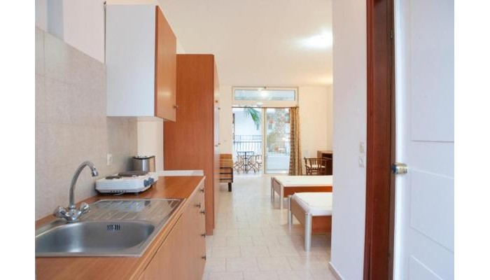 Coliseum Studios And Apartments poza 9