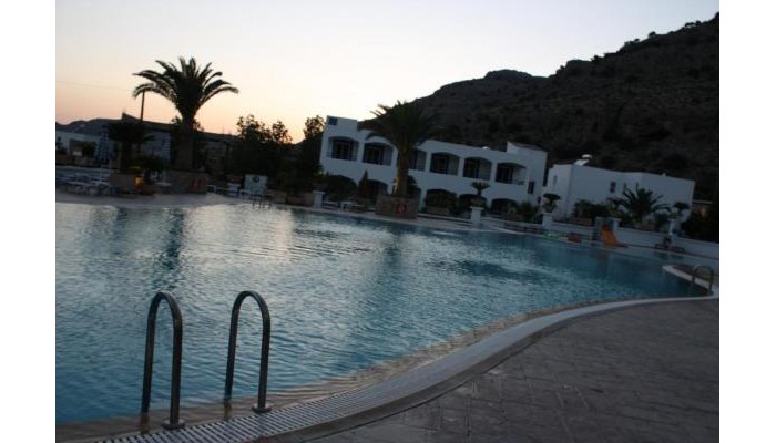 Coliseum Studios And Apartments poza 17