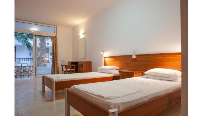 Coliseum Studios And Apartments poza 5