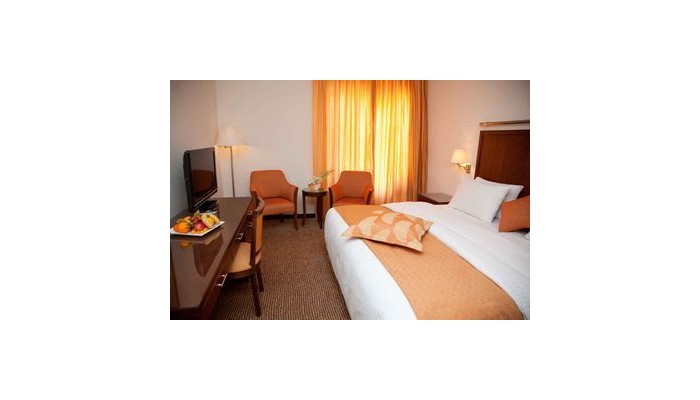 Crowne Plaza Resort poza 3