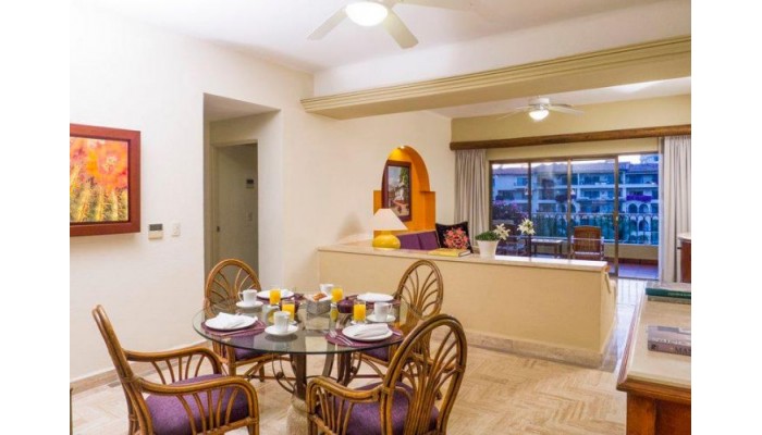 Velas Vallarta Suite Resort poza 6