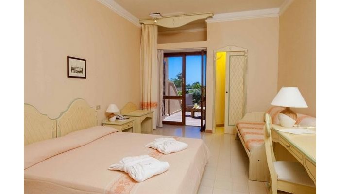 Is Molas Resort poza 9