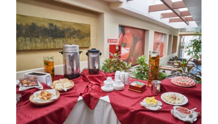 Embassy Hotel poza 11