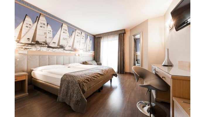 Parc Hotel Flora poza 2