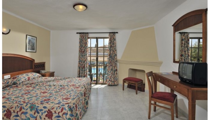 Hotel Globales Cortijo Blanco poza 2