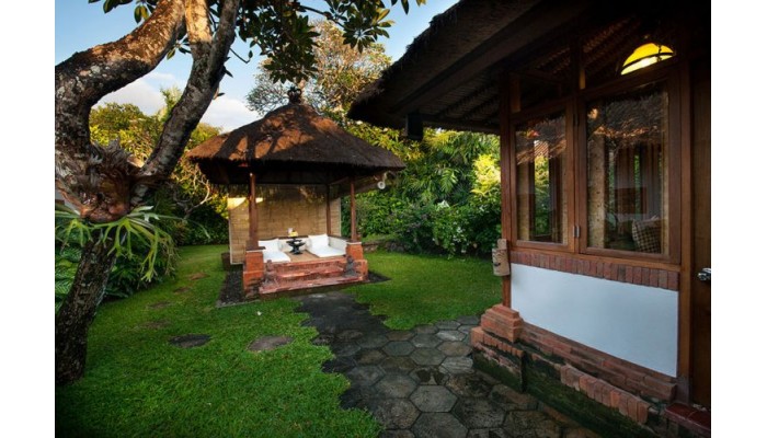 Tandjung Sari Hotel poza 4