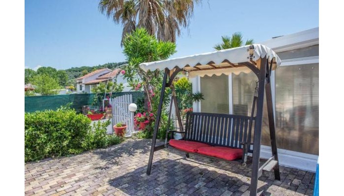 Eleni Family Apartments poza 16