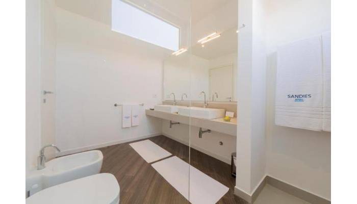 Sandies Bathala Island Resort poza 7