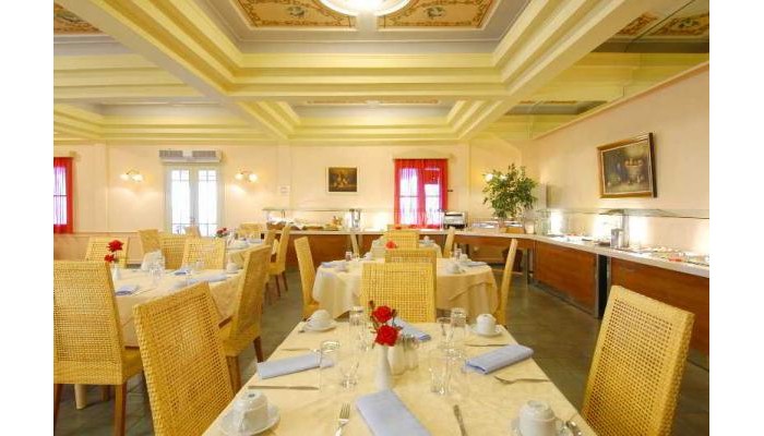 Dolphin Bay Family Beach Resort poza 1