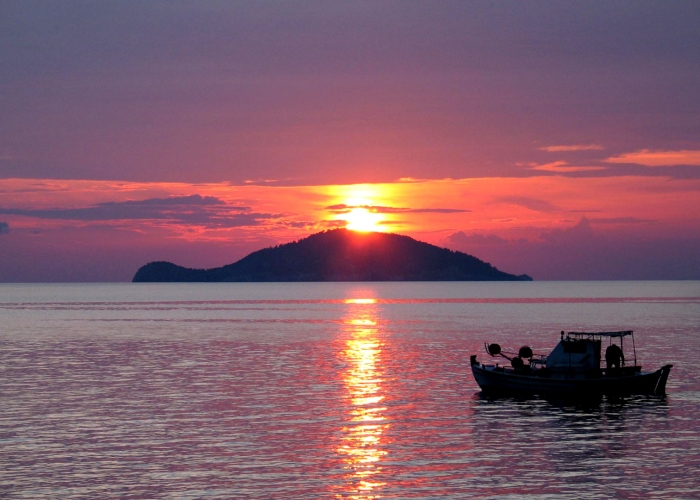 Sejur în Neos Marmaras, o stațiune cosmopolită, autentic mediteraneeană poza Sejur în Neos Marmaras, o stațiune cosmopolită, autentic mediteraneeană