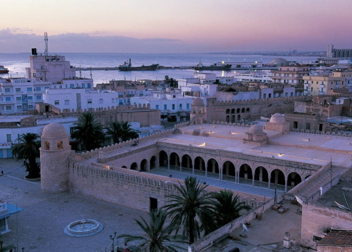 poza Sousse- un oraș oriental, unde modernitatea se completează perfect cu istoria