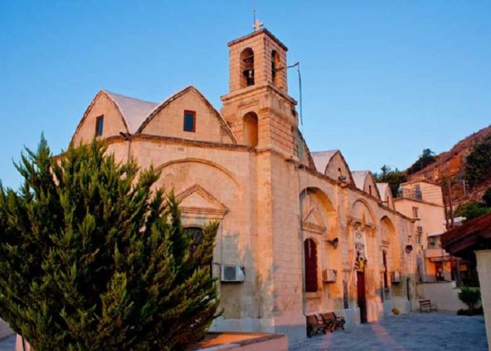 Pissouri - una dintre cele mai fermecătoare stațiuni de pe litoralul Insulei Cipru poza Pissouri - una dintre cele mai fermecătoare stațiuni de pe litoralul Insulei Cipru