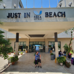 poza <p><i class='fa fa-plus-circle text-success'></i>&nbsp;Fata de alte hoteluri, recepția nu este asa spectaculoasa dar rezolva prin servicii.</p>